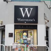 WATERSTONE'S BOOKSHOP