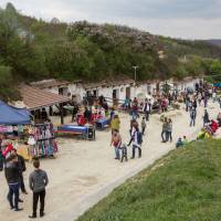 Barlanglakások és Sáfránykert