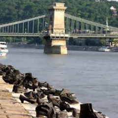 Cipők a Duna parton- szoborkompozíció