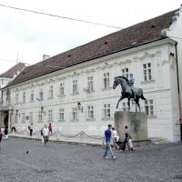 10-es huszárok emlékműve