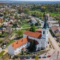  Segítő Szűzanya kegytemplom és zarándokudvar