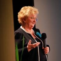 GÖRÖG IBOLYA: HURRÁ – NYARALUNK!