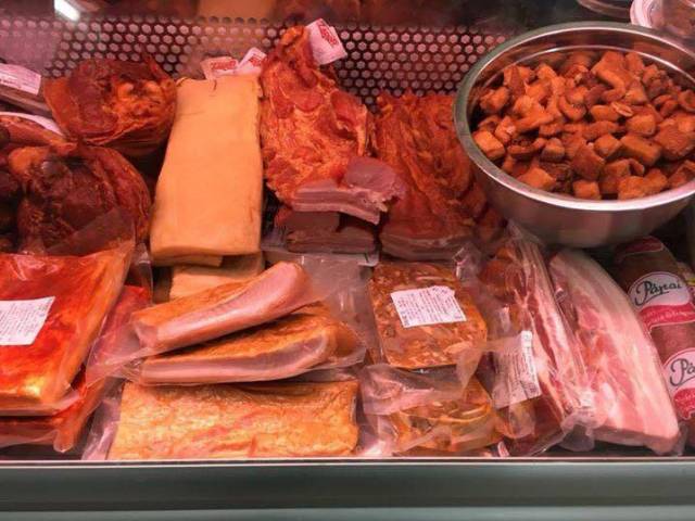 HUNGARIAN MARKET