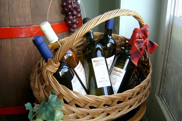 TothiPro Borbarátok boltja - szinte az összes borvidékünk különlegességei