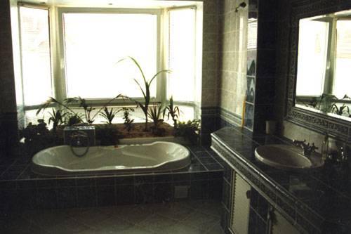 Molnár Ceramia burkolatok, festés, építés, felújítás, bontás, víz-, villany-, fűtésszerelés, kőműves munkák