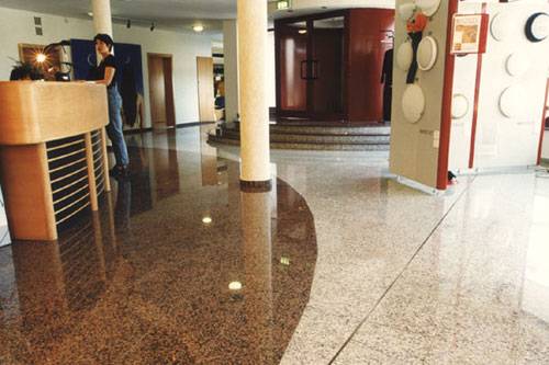 Molnár Ceramia burkolatok, festés, építés, felújítás, bontás, víz-, villany-, fűtésszerelés, kőműves munkák