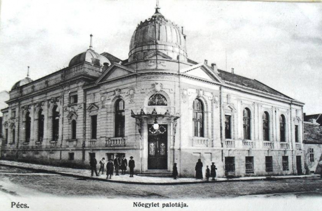 Pécsi Jótékony Nőegylet