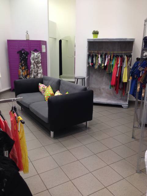 N.O.S. never out of stock ruházati outlet