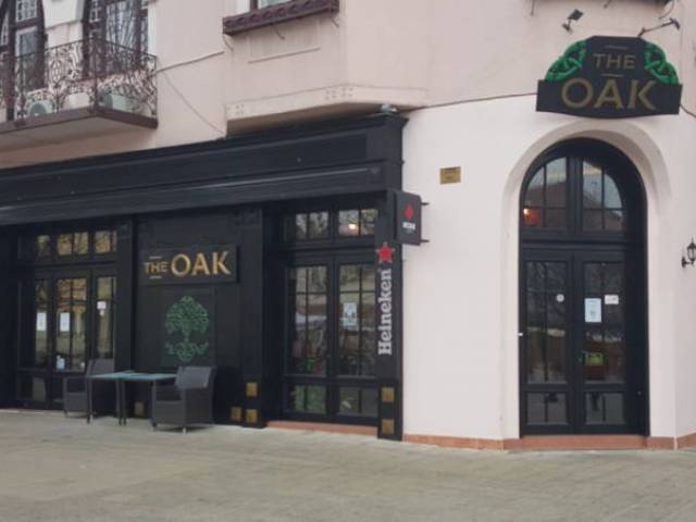 The Oak Pub