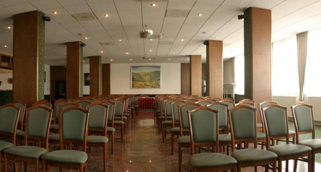 Hotel Árpád Tatabánya