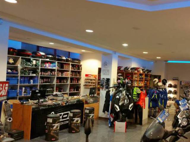 Suzuki, Kawasaki Márkakereskedés