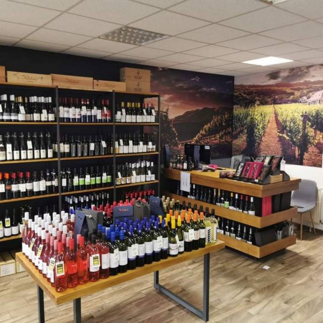 FINE WINE SHOP-Borszaküzlet- Városi Piactér