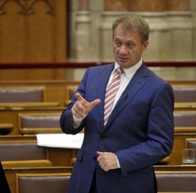 EUROPA CORNER - Varju László országgyűlési képviselő