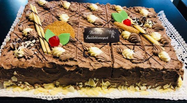 Renáta Pékárú Boltja