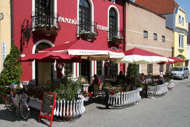 Teátrum Panzió és Étterem
