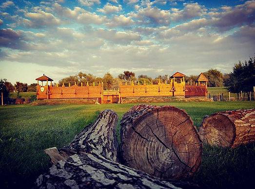 VÁRBIRTOK (Rendezvényhelyszín-Szállás)