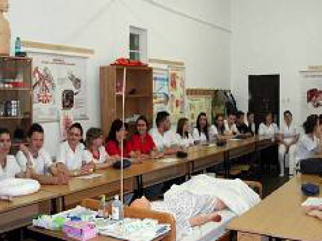 Scoala postliceală V. Goldiș