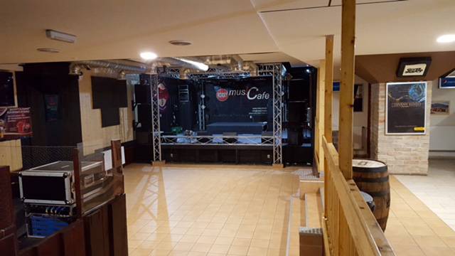 ROXXY MUSIC CAFE