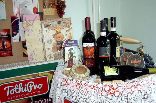 TothiPro Borbarátok boltja - szinte az összes borvidékünk különlegességei