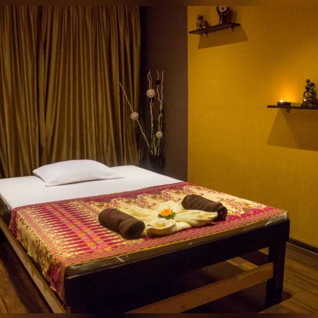 SUWANNAPHUM thai massage