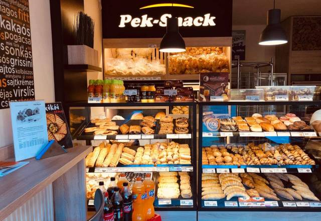 Renáta Pékárú Boltja