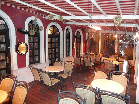 Teátrum Panzió és Étterem