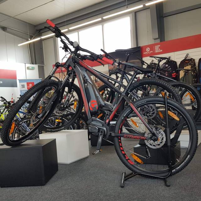 KELLYS BIKE CENTRUM-kerékpárbolt és szerviz