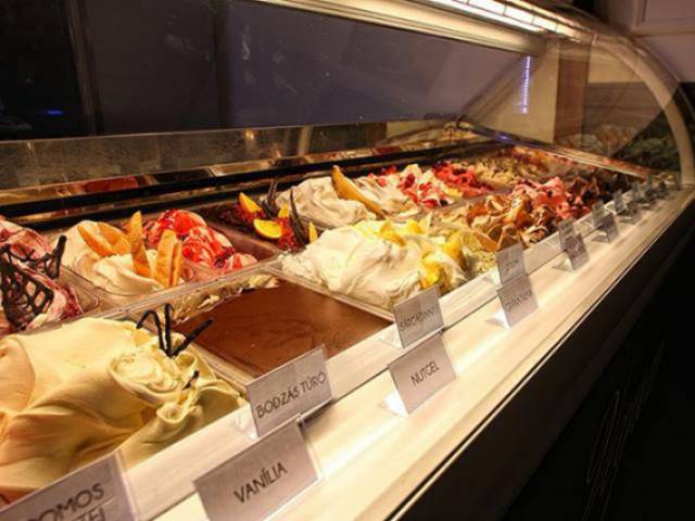 Veyron Kávézó és Cukrászda