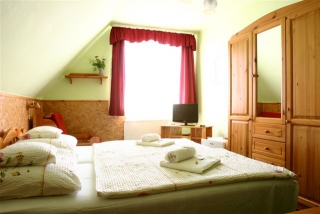 Zenit Panzió és Autókölcsönző