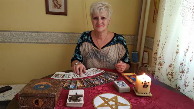 Nefertiti jósnő