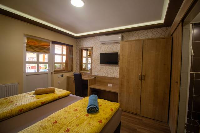 Radics Panzió Étterem & Pihenő Központ