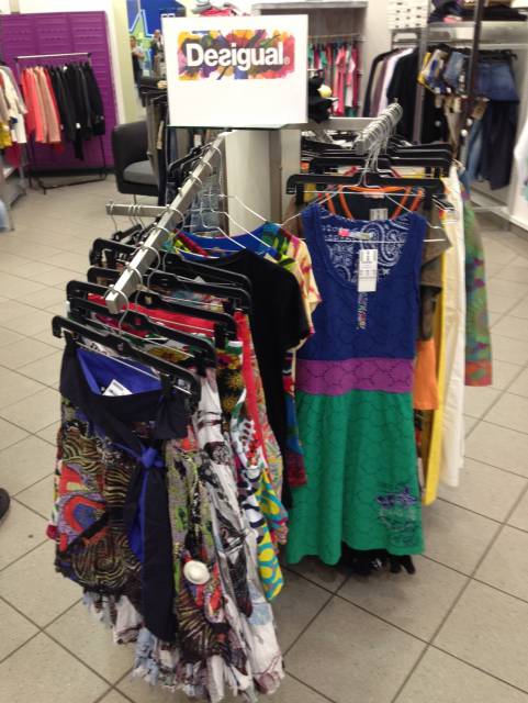 N.O.S. never out of stock ruházati outlet