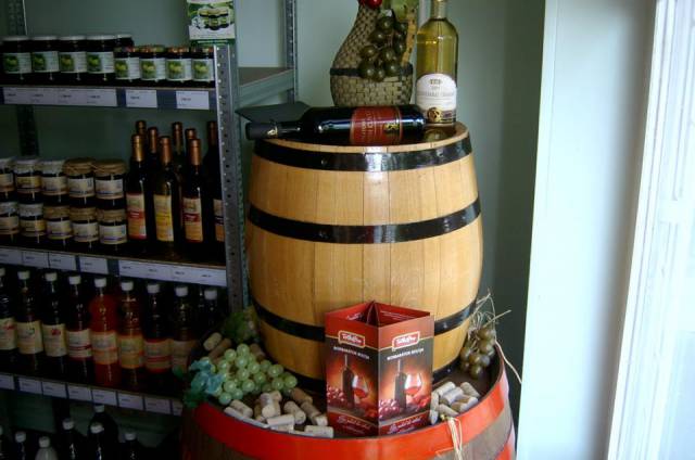 TothiPro Borbarátok boltja - szinte az összes borvidékünk különlegességei