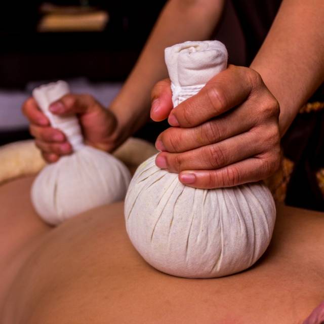 SUWANNAPHUM thai massage