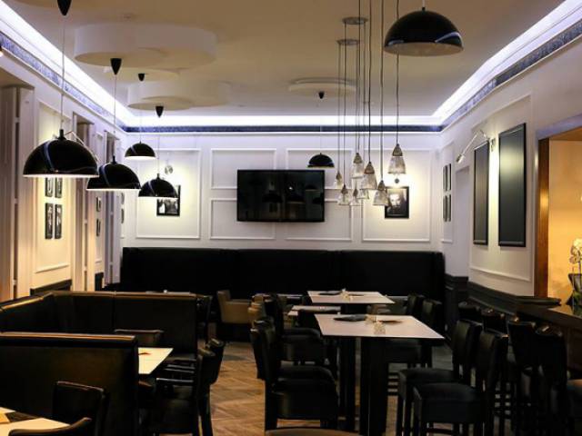 Veyron Kávézó és Cukrászda