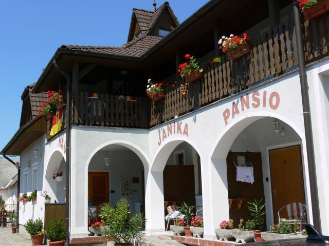 Janika Panzió Étterem
