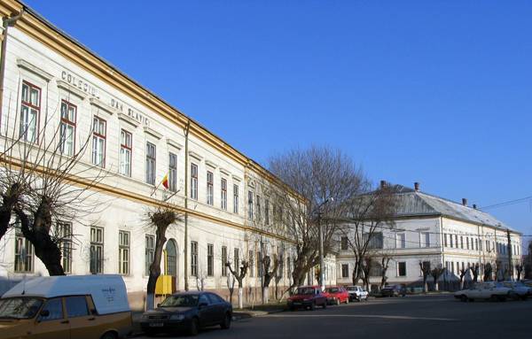 Colegiul Național "Ioan Slavici"