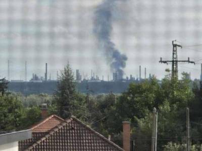 Egy fotó alapján tűz volt a Mol százhalombattai olajfinomítójában