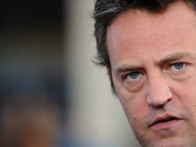 Két orvost, valamint Matthew Perry asszisztensét is vád alá helyezték 