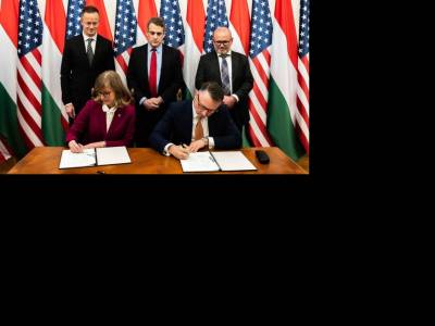 Beérett a repülőút, Magyarország aláírta a gázmegállapodást Amerikával