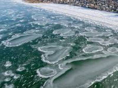 Gyermek alatt szakadt be a jég Balatonfűzfőn