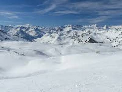 Síelőket sodort el a lavina az Alpokban, hárman meghaltak