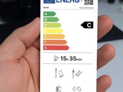 Mostantól lesz egy címke minden új telefon dobozában, ezek kerülnek rá