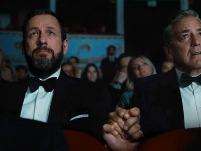 George Clooney ide, Adam Sandler oda