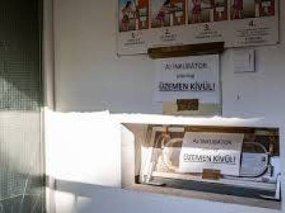 Munkahelyének mosdójában szülte meg, majd megölte csecsemőjét egy jászsági nő