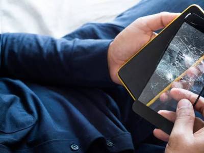Így működik a mobilján a kijelzővédő fólia és üveg