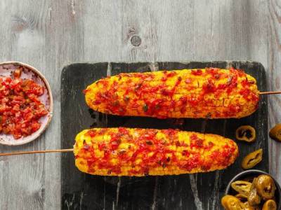 Juharszirupos-chilis sült csöves kukorica