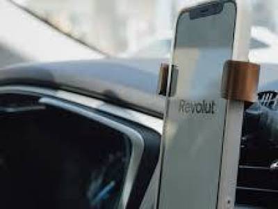 Gyorsan lépett a Revolut és Wise