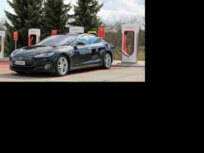 Nagy befektetést jelentett be a Tesla Európa legerősebb gazdaságában