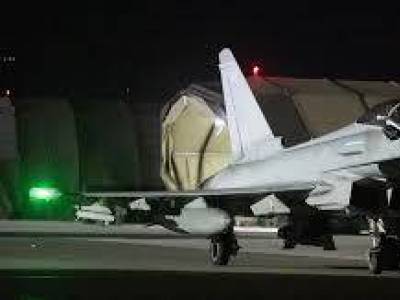 Az Iszlám Állam földalatti raktáraira mértek csapást francia és brit vadászgépek